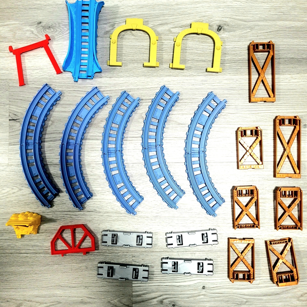 Thomas The Train Trackmaster Lot Of 72 Pieces Of Track/accessories